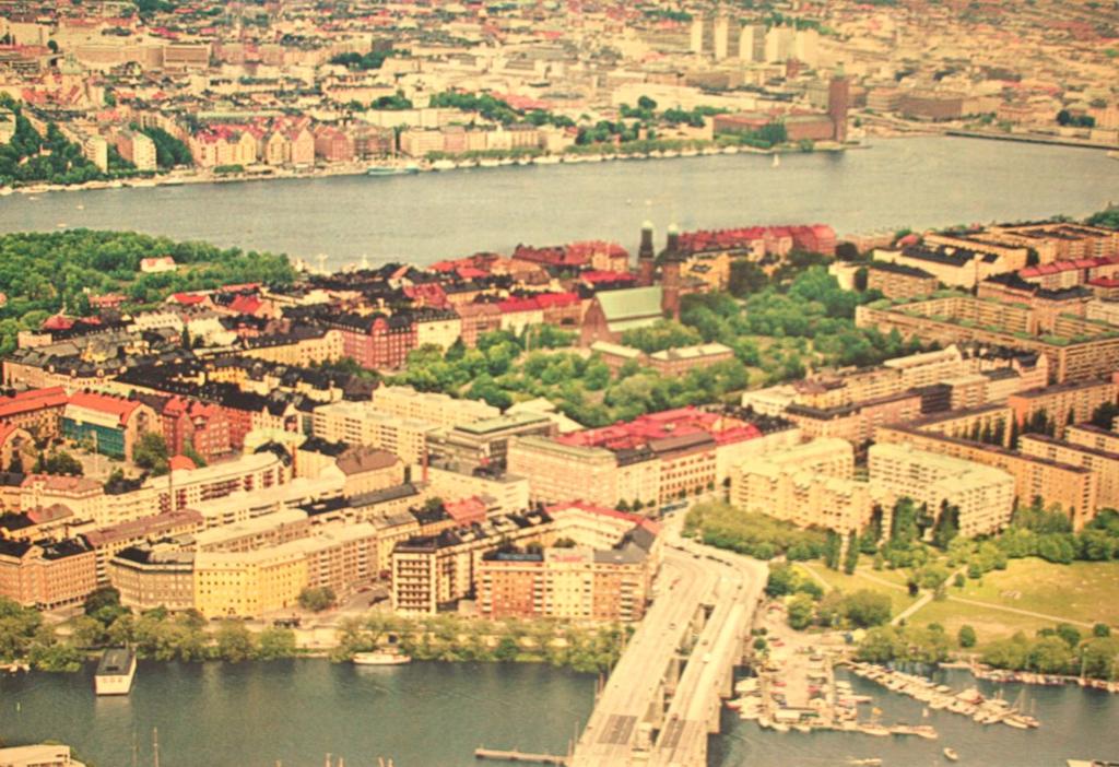 I Lignaområdet uppfördes Stockholms stads arbetsinrättning 1902 1905 med plats för 1.432 intagna.