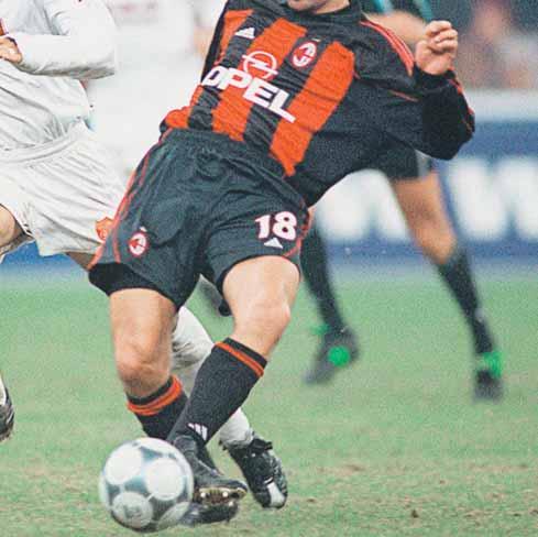 Keďže to bolo v brazílskom štáte Rio de Janeiro, asi ani nemohol začať s futbalom inde ako vo Flamengu. V roku 1987 sa stal súčasťou jeho seniorského kádra.