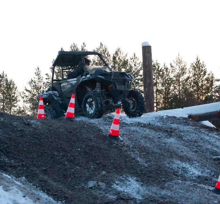 Då det var en snöig provkörning fanns det dock ingen överhängande risk att vi skulle rulla med skapelsen men ändå.