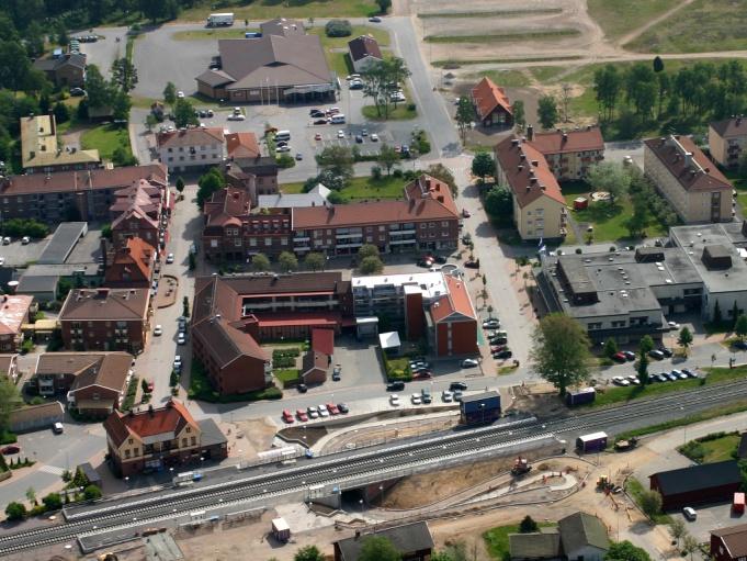 34 I centrum finns också stora ytor med parkering bland annat vid Hemköp, på torget, vid kommunhuset, vid vårdcentralen och vid gamla Flextronics.