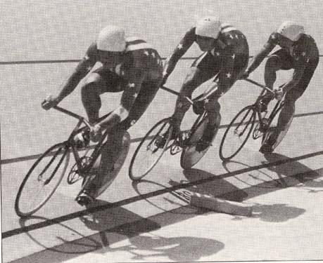 Vad händer egentligen när cyklister ligger på rulle enligt figuren?