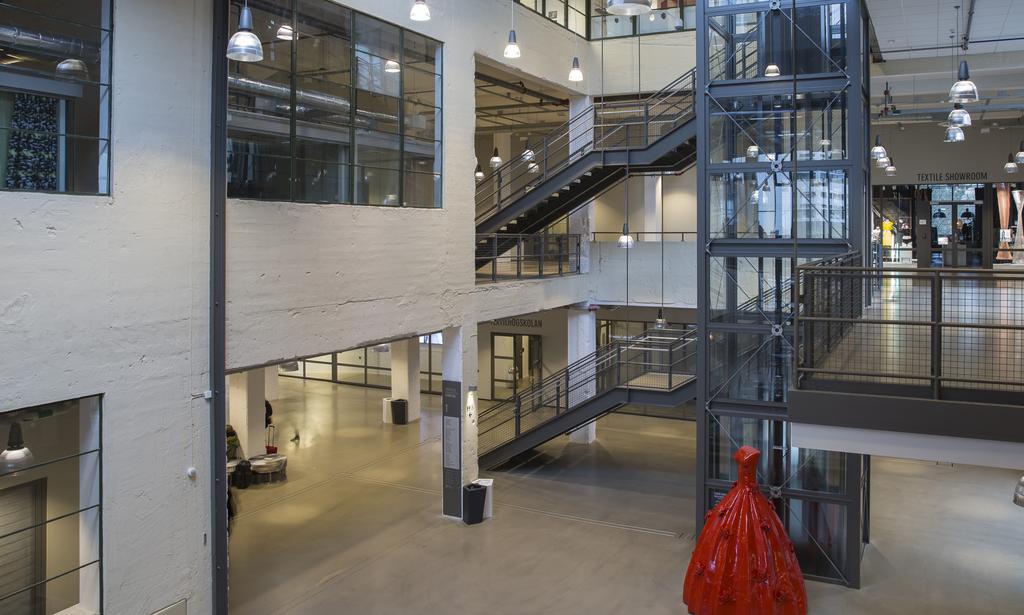 Resursteamet Har du speciella läs- och skrivsvårigheter, behöver stöd i matematik eller behöver annat stöd i dina studier bör du tala om det för dina lärare så snart som möjligt så du kan få den