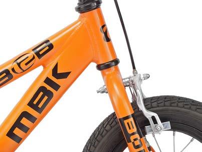 Geometrin är enkel, och MBK BOB är färgsatt för att ge lust att använda cykeln så mycket som möjligt. Stödhjul Matt neon grön eller matt neon orange Blå 1 inv.