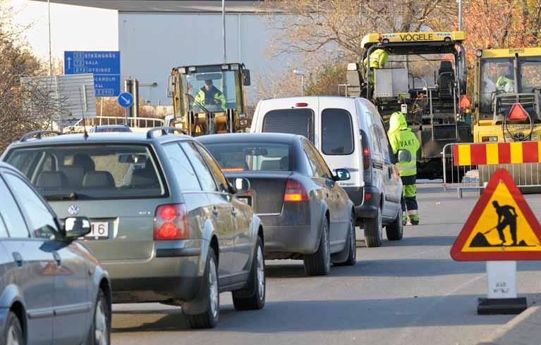 Ekonomi Det har visat sig genom tidigare forskning att samhällets ekonomiska läge, det vill säga i vilket konjunkturläge man befinner sig, påverkar i någon mån hur trafiksäkerhetsläget utvecklas.