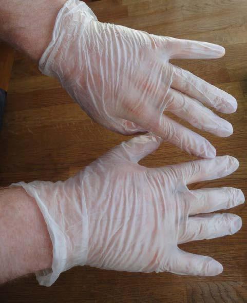 Handskas rätt med handskar Desinfektera händerna före och efter handskanvändning Byts mellan olika arbetsmoment och mellan