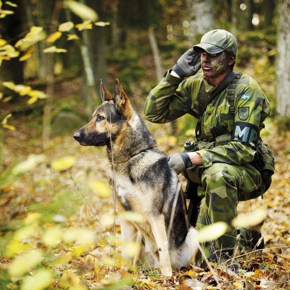 FÖREDRAG FOTO: NICKLAS GUSTAFSSON/FÖRSVARSMAKTEN Mitt år som lokalist att leva på närodlat Onsdag 19 september klockan 18.00-19.00 Kan man överleva på mat från sitt närområde?