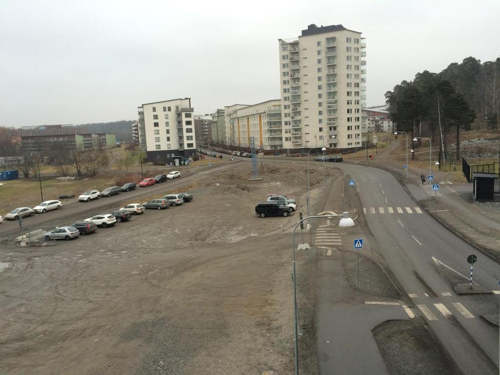 Figur 1. Gustav III:s Boulevard österut med planområdet i förgrunden. GRANSKNINGSHANDLING v.