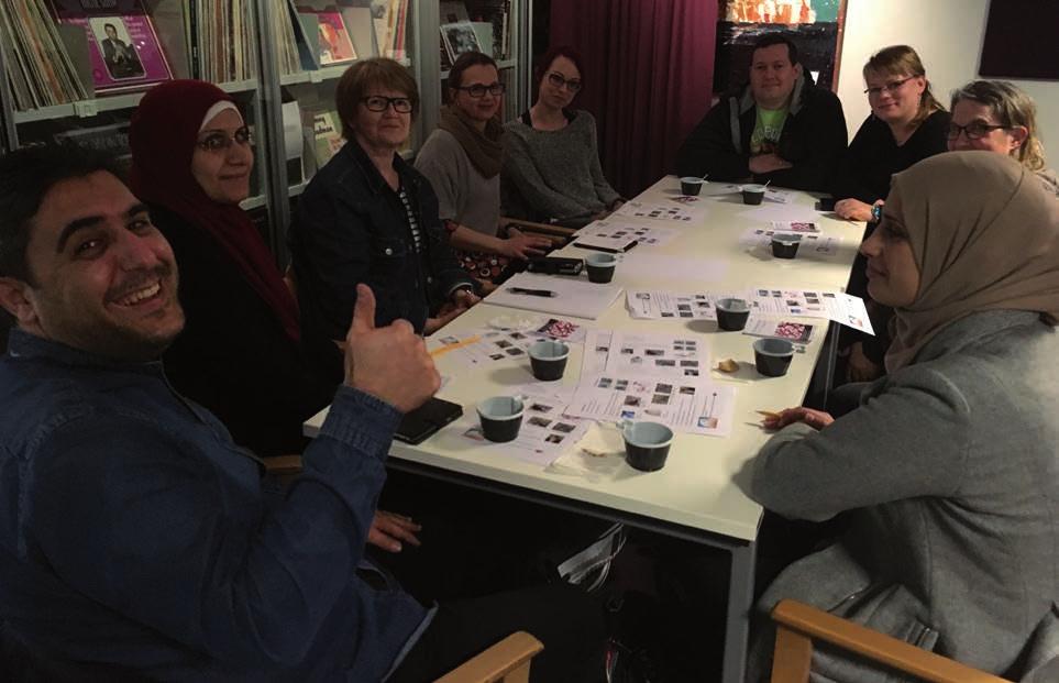 Biblioteket bedriver läsombudsverksamhet för att utöka förmedlingen av litteratur. Detta genom att biblioteket erbjuder fortbildning, stöd och inspiration vid träffar och föreläsningar.