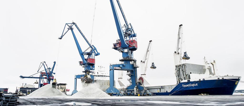 Luleå Hamn är Sveriges största bulkhamn Luleå Hamn är fjärde största allmänna hamn i Sverige Luleå Hamn utgör en viktig länk i