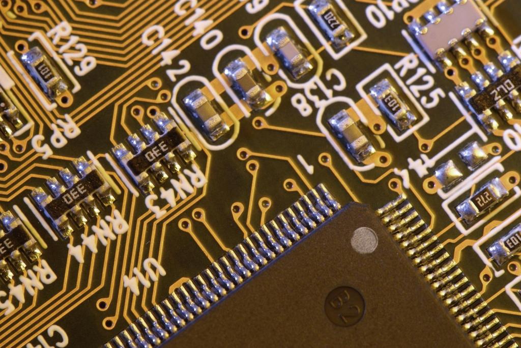 Teknik som arbetar för dig E vo S C A D A d et öppna f r a m t i d s s ä kr a v a l e t Komplett SCADA med alla programdelar inkluderande bl.a. larmserver och kommunikationsöversikt.