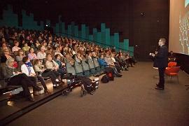 9.2016 kryssning m ed Silja Sym phony till Stockholm. Kommunikationsdagrna inleds med lunchbuffé kl. 11.15. Temat för dagarna är riktad kommunikation och möten.