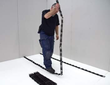 3. Lägg rörhållarskenorna med ca 1-2 meters mellanrum. 4.