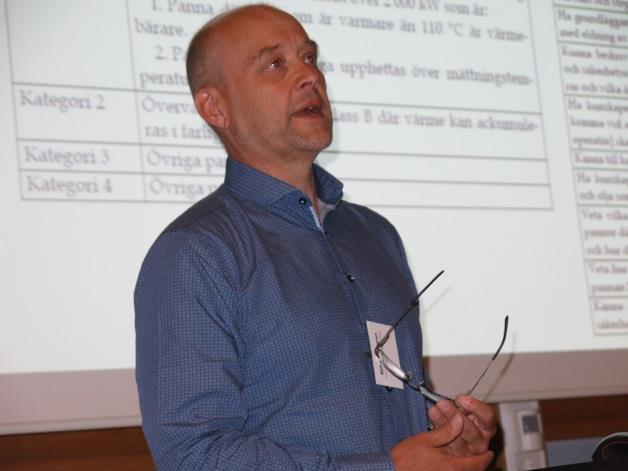 En händelse som diskuterades var när smälta rann igenom primärluftportarna ner i luftknalen och vidare ner på under pannan på Obbolas panna (Skada 2016-11 i