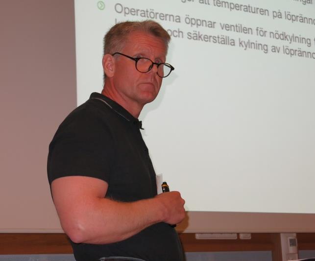 Sida 14 av 30 2.10 Läckande löpränna medförde kabelbrand, Lars Tängnander BillerudKorsnäs Gävle Lars Tängnander berättade om hur en läckande löpränna medförde kabelbrand och två veckors stopptid.