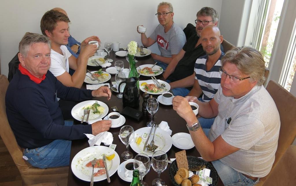 god gravad lax och stuvad potatis i
