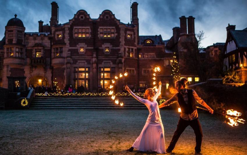 3. Julmarknad på Tjolöholms Slott I samarbete med Tjolöholms Slott kan personalföreningen KomAn erbjuda nedanstående. Nu närmar sig julen på Tjolöholms Slott!