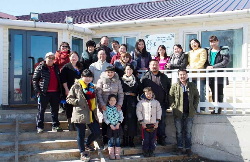Personalen vid Mongolian Mission Center (MMC) i Erdenet. MMC startade 1997 och är ett viktigt verktyg för evangelisation i och utanför Mongoliet.