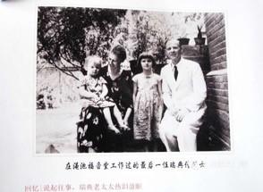 Äntligen hemma i Kina Mina morföräldrar, Elsie och Carl Johan Bergquist, har varit goda föredömen för mig genom hela livet.