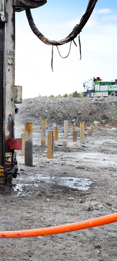 INTRODUKTION Denna instruktion är avsedd att användas som hjälpmedel för montering och dimensionering av borrade stålrörspålar SSdr TM. Pålarna är tillverkade för nedsättning genom borrning.