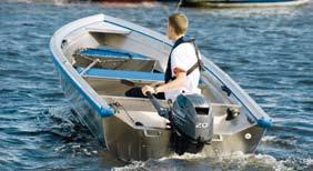 Buster XS och XSr Inredning Buster XS är en pålitlig och användbar båt som också är Vindruta finns som tillval till pulpeten på modell XSr för att ekonomisk i drift med en motor på 6 20