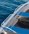 1. Du får snabbt ett bra grepp om manöverdonen i XSr även om du aldrig styrt en båt tidigare. Båten är lättmanövrerad, slitstark och osänkbar egenskaper som ger maximal säkerhet. 2.