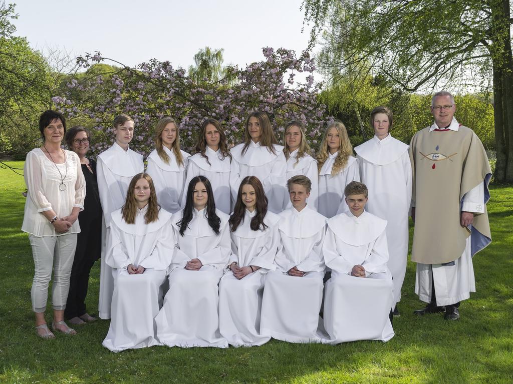 FOTO: OVE foto, Klippan Konfirmation 2016 - anmälan pågår för fullt till följande grupper med konfirmation i maj och juli månad 2016. Tisdagar kl. 15.45-18.