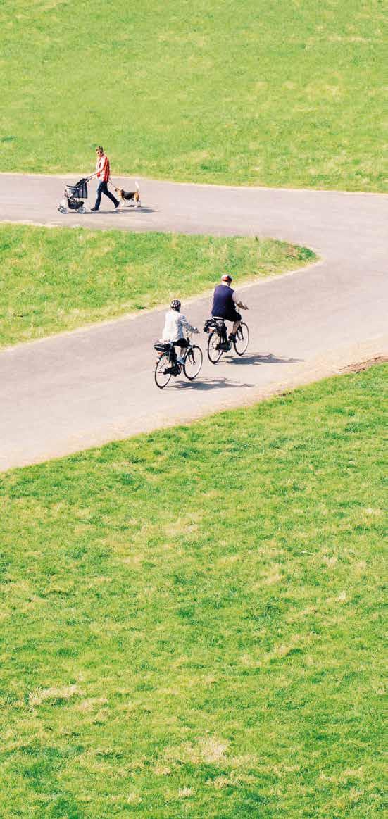 Gång- och cykeltrafik Att välja gång eller cykel som transportalternativ före bilen och andra motordrivna fordon är fördelaktigt utifrån flera aspekter.