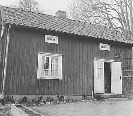 Västergötlands museum bör härröra från samma takomläggning och var då avsedd att fungera som tätskikt under pannorna.