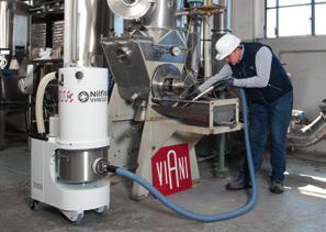 Den H-klassade, certifierade dammsugaren ger säkert filterbyte utan kontakt med farligt material.