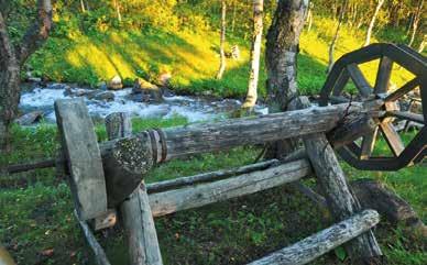 IN AND AROUND HEMAVAN 1 Kvarnbäcken Stigen startar bakom bensinmacken/järnaffären mitt i Hemavan, där man även finner rester av vattendrivna slipstenar vid stigens början.