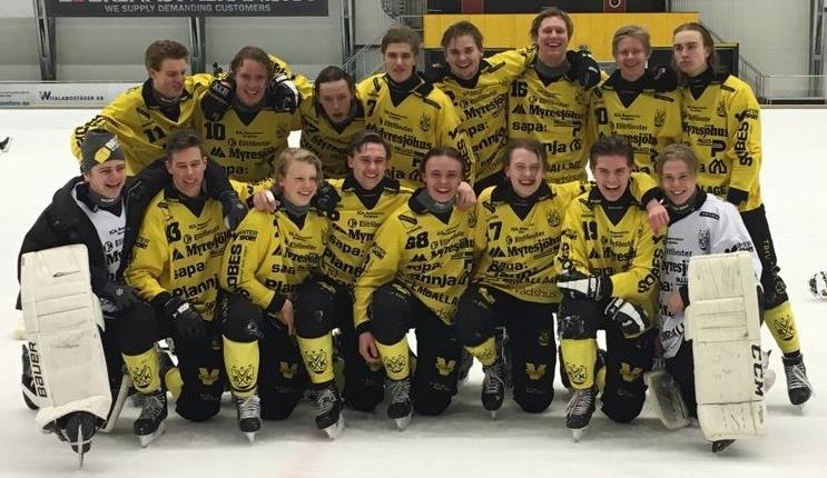 J20 Vetlanda BK-J20 Svenska mästare 2018 Bakre raden från vänster: Viktor Johansson, Philip Lindquist, Viktor Nyman, Albin Ottosson, Oskar Hugosson, Pontus Nordström, Hampus Göransson, Jakob Jonsson.