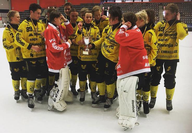 Vetlanda BK-P18 vann Svenska Cupen P18 Tillberga Invitational Cup Gruppspel 29/9 Vetlanda BK Västerås SK... 5-1 30/9 Vetlanda BK SKA Neftyanik... 3-1 30/9 Vetlanda BK TB Västerås.