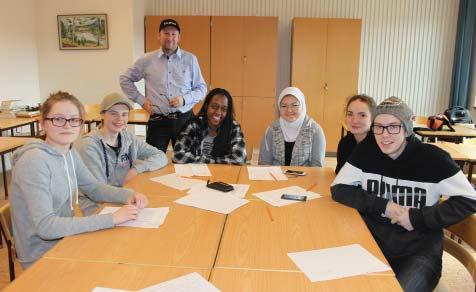 Utbildningen på Räddningsgymnasiet på Sandö har bestått dels av en informationslektion med praktiska inslag om amatörradiohobbyn, samt åtta schemalagda utbildningsdagar för amatörradiocertifikat för
