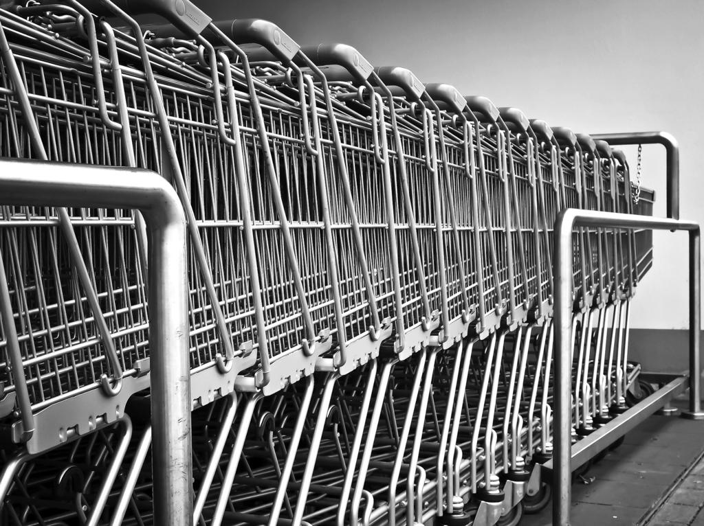 SuperGros ville ha ett öppet system med integration till lönesystemet med automatisk rapportering via e-post, lika hantering av registreringar i