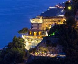 Coasta Amalfi ITALIA 137 Palazzo Feraioli 4 Grand Hotel Excelsior 5 MIC DEJUN MIC DEJUN Se află la câteva sute m de plajă cu nisip din Atrani şi de micul port.