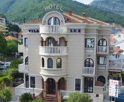 Cazinou, piscină exterioară, restaurantul à la carte, restaurant bufet, bar, acces gratuit la internet prin cablu, club de scufundari. ALTE TIPURI DE CAMERE Family, suite.