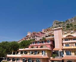par, minibar, seif. Hotelul Baia Taormina a fost deschis în 1999 şi construit pe 6 etaje, detinand 122 camere duble şi single.