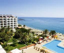178 ITALIA Sicilia San Vicenzo 4 Hilton Giardini Naxos 5 MIC DEJUN MIC DEJUN Hotelul San Vincenzo este situat în statiunea Letojanni, langa promenada principala şi plaja cu pietricele fine, la 60 km