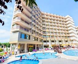 Hotelul Beverly Park dispune de următoarele facilităţi: restaurant care serveste preparate spaniole şi internationale, program de divertisment, sală de fitness, piscină pentru copii şi adulţi, loc de