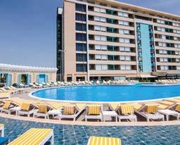 !! Situat în Mamaia, între lacul Siutghiol şi Marea Neagră, Phoenicia Holiday Resort oferă o plajă privată, cu şezlonguri şi divertisment oferite gratuit.