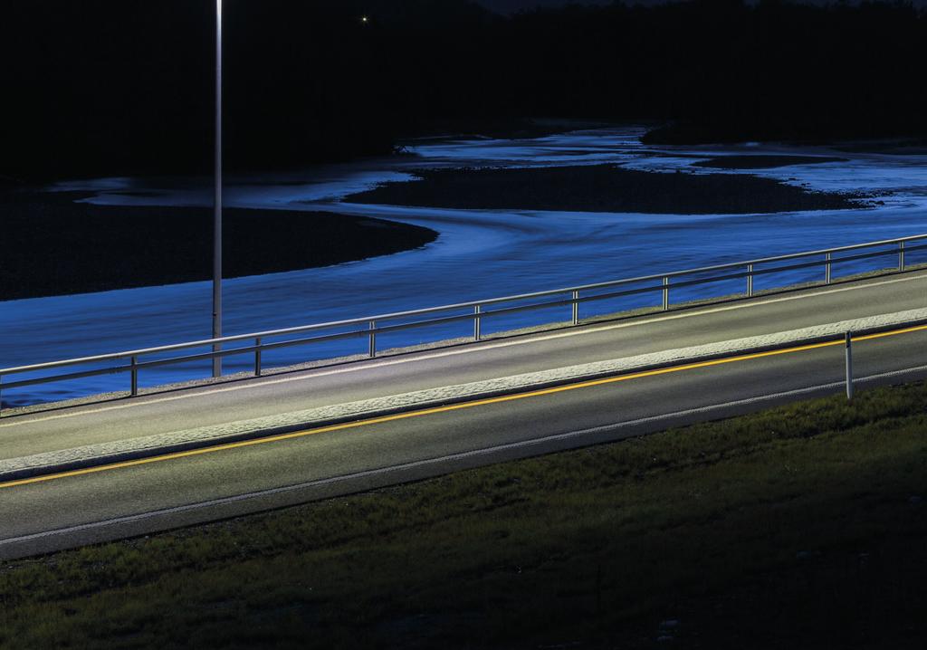 träräcken, parkeringsräcken, betongbarriärer och bullerskärmar.