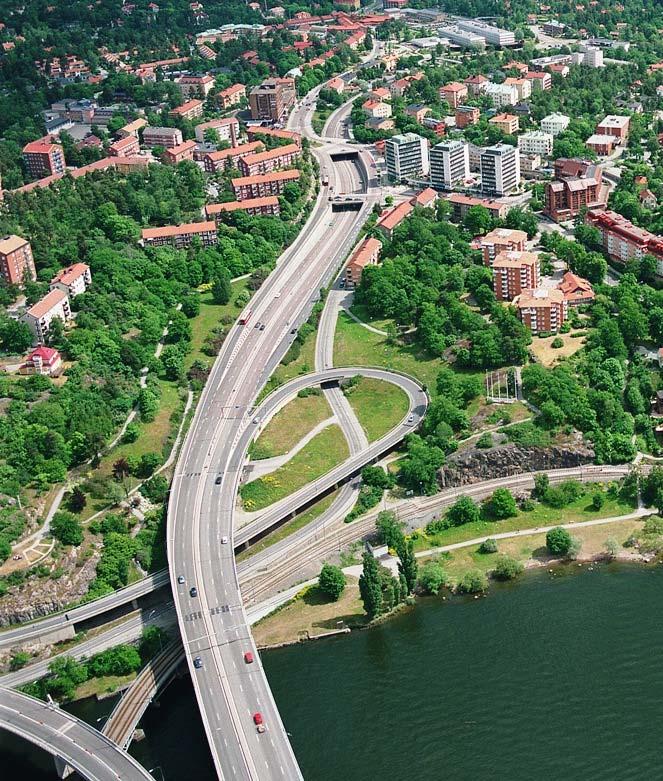 Förutsättningar och förändringar Flygfoto från väster. Torsviksplatån till vänster, Södra Kungsvägen i mitten och Lidingö centrum längst bort i bilden.