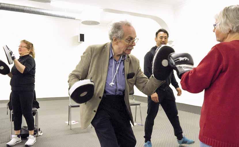 Minskad överrörlighet med mindfulness och mix-pass 6 Georg Stenberg, som är pensionerad professor i psykologi, har Parkinson sedan 2004 och är välkänd medlem i Parkinsonföreningen i Malmö.