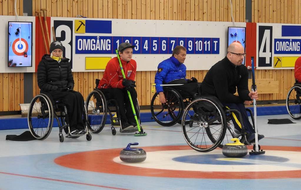 RULLSTOLSCURLING Under säsongen 2016/2017 har utskottet för rullstolcurling fått fortsatta medel från Märta Philipssons stiftelse, att använda till rullstolscurling.