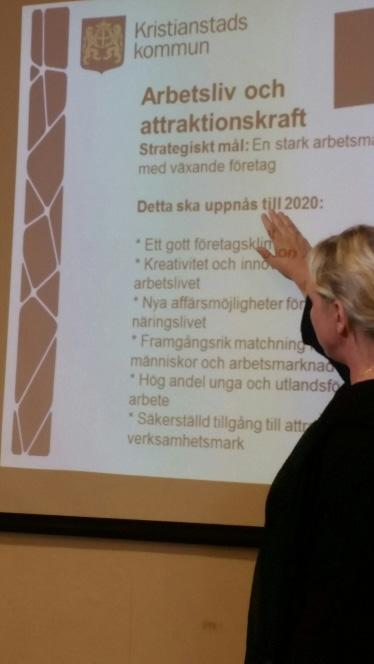 Den bygger på tidigare antagen vision med ledorden Tillväxt, Tanke, Trivsel. Åsa Simonsson vid Kommunledningskontoret berättade för oss om planen.