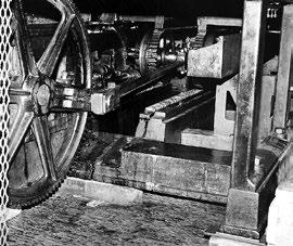 Systemet kallas järnbanestyrning och används t ex på gamla tiders ånglokomotiv, då i omvänd riktning, för att överföra en fram- och återgående rörelse till en roterande (drivhjulen).