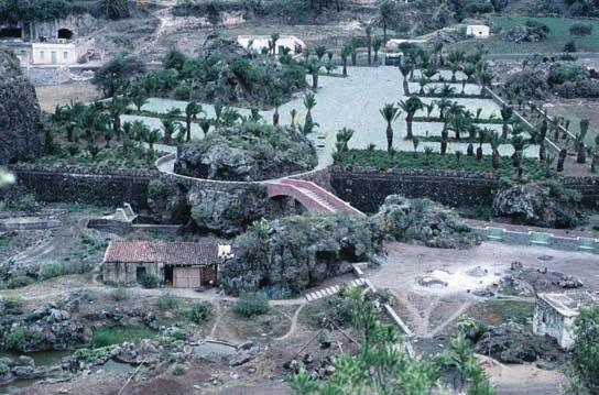 SVENTENIUS Figur 6. Anläggning av huvudentré och besökscentrum till Jardín Canario i Tafira Alta, 7 km sydväst om Las Palmas på Gran Canaria. Foto: Adélaïde Stork, mars 1962.