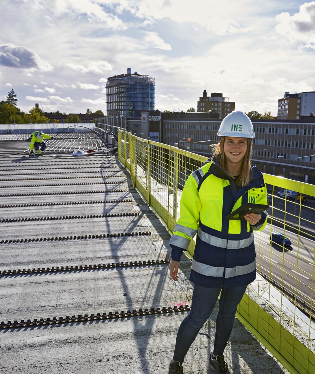 - Vi har en platt organisationen, det är nära både uppåt och neråt och överallt, säger Linus Hedberg, som för närvarande arbetar på ett projekt på Södermalm i Stockholm.