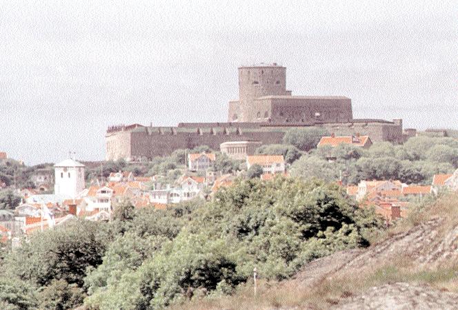 Carlstens fästning tronar tungt över Marstrand.