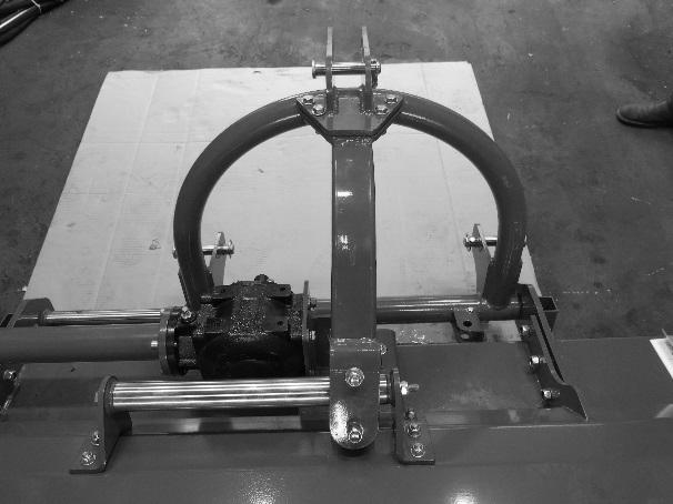 Hydraulikcylindern monteras som